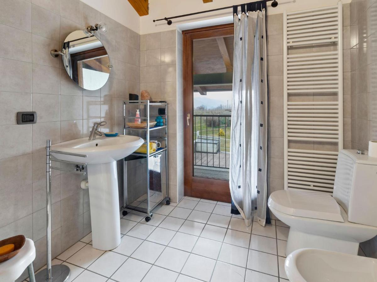 Romagnano Sesia Belvilla By Oyo Secluded Apartment With Balcony מראה חיצוני תמונה